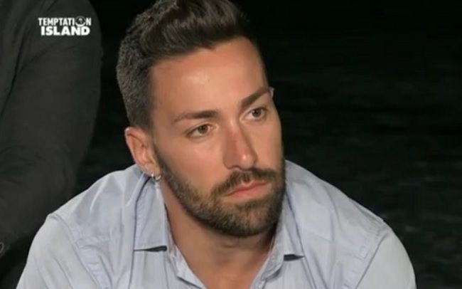 ‘Temptation Island 5’, dopo 4 mesi ancora insulti e minacce per Michael De Giorgio: “Avete ragione, non merito di vivere e dovrei sparire dalla faccia della terra. Ora però lasciatemi in pace!” preview
