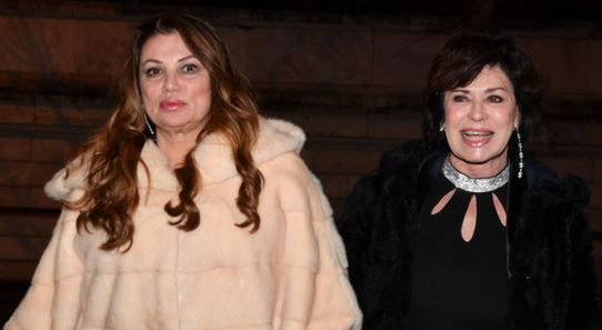 ‘Gf Vip 2’, Serena Grandi e Corinne Clery ci regalano una overdose di trash: eccole insieme per uno spot tv! (Video) preview