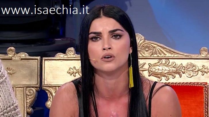 ‘Uomini e Donne’: l’opinione di Isa sulla puntata del Trono classico del 20/12/18 preview