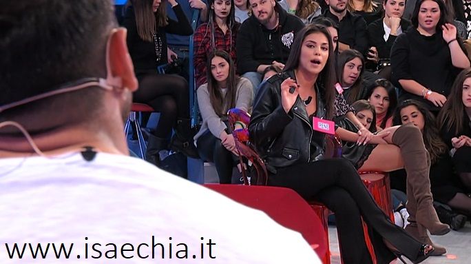 ‘Uomini e Donne’: l’opinione di Isa sulla puntata del Trono classico del 14/12/18 article-post