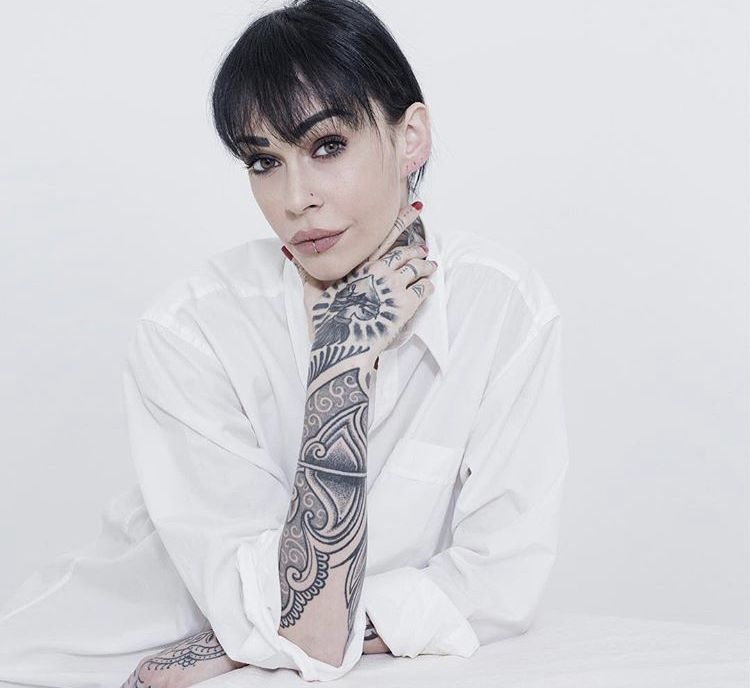 ‘Uomini e Donne’, Valentina Dallari compie 25 anni e inaugura il suo blog: “È la mia occasione per raccontarvi la mia storia” article-post