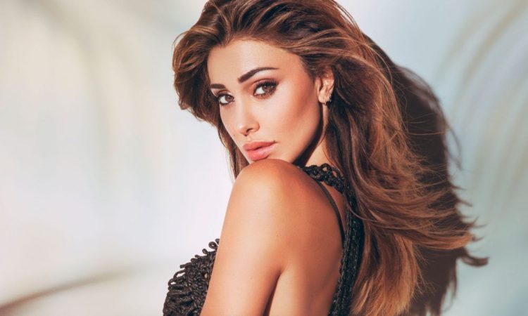 Belen Rodriguez, confermato il flirt con Antonino Spinalbese: la foto del bacio article-post