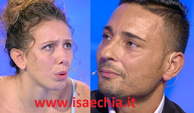 ‘C’è Posta per Te’, Roberto decide di non perdonare Angela che sbotta: “Non mi hai mai voluta sposare perché non posso darti dei figli!” preview
