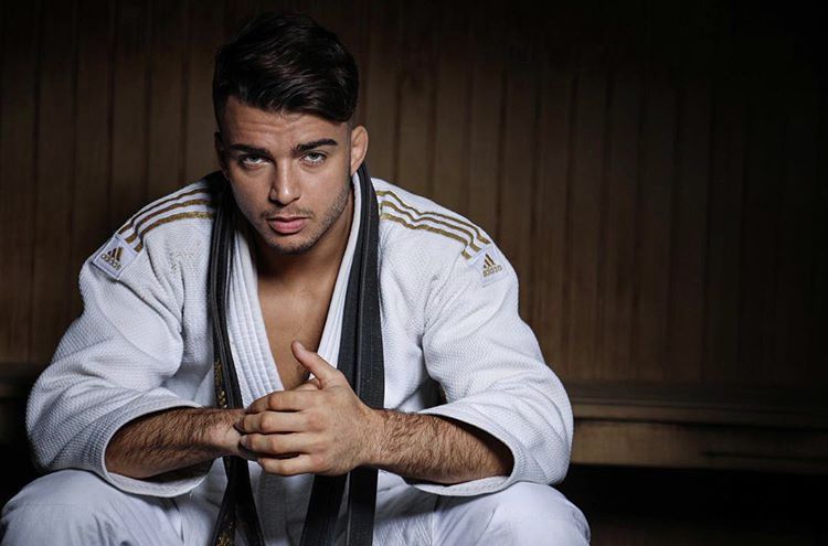 ‘Gf Vip 3’, Fabio Basile presenta la sua fidanzata Daria: “Sono bastate due serate insieme per farmi capire che l’amore è magia” (Foto) preview