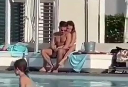 ‘Gf Vip 3’, il settimanale Spy svela il mistero sull’identità del fidanzato di Silvia Provvedi: ecco il video della vacanza a Dubai preview