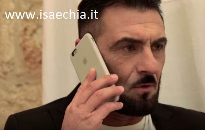 ‘Uomini e Donne’, Sossio Aruta va via come il pane: l’ex cavaliere protagonista dell’ennesimo videoclip di un brano neomelodico preview