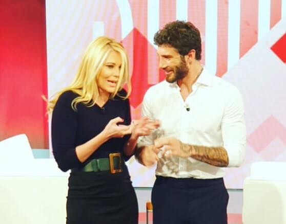 Stefano De Martino si racconta a ‘Storie Italiane’: dal rapporto con Belen Rodriguez all’amore per il figlio Santiago. E intanto la showgirl argentina si prepara per la conduzione di un nuovo programma tv! preview