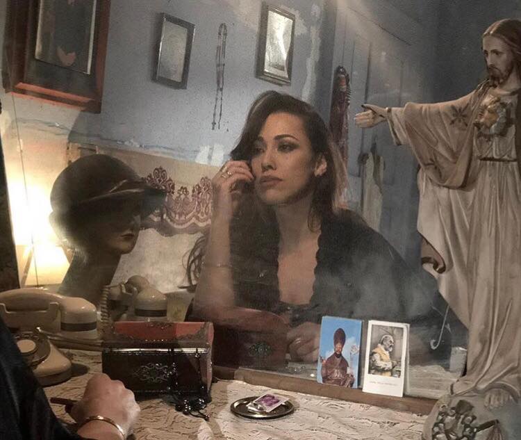 ‘Uomini e Donne’, l’ex tronista Teresanna Pugliese protagonista del videoclip della canzone scritta da Renato Zero per la città di Napoli! preview