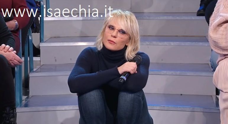 Maria De Filippi racconta come si svolgerà il serale di ‘Uomini e Donne’ e svela che ruolo avranno Giulia De Lellis e Valeria Marini! preview