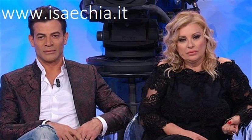 ‘Uomini e Donne’, ritocchini estetici per Gianni Sperti e Tina Cipollari? L’ironia del web sugli opinionisti preview