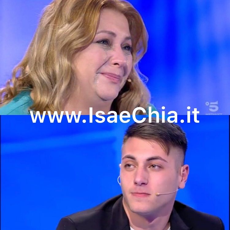 ‘C’è Posta per Te’, sul web tutti pazzi per Michael: arriva una richiesta particolare a Maria De Filippi! article-post