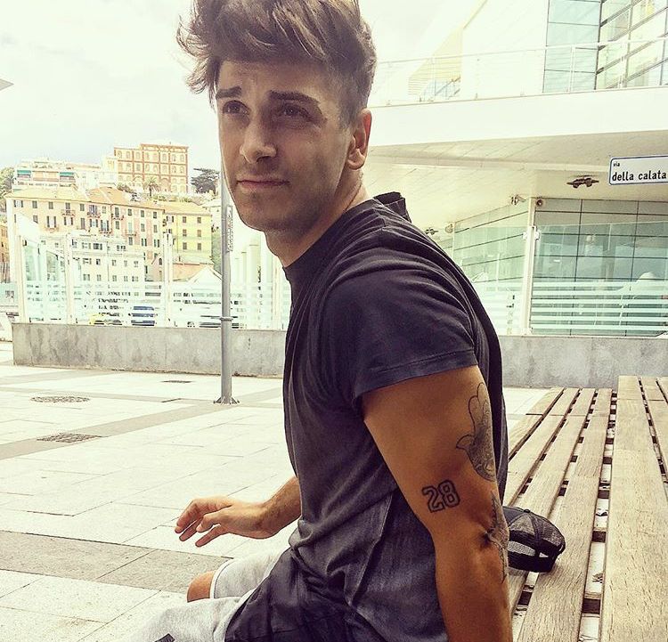 ‘Uomini e Donne’, Manuel Galiano tra Angela Nasti e Giulia Cavaglià: ecco le dichiarazioni del corteggiatore! preview