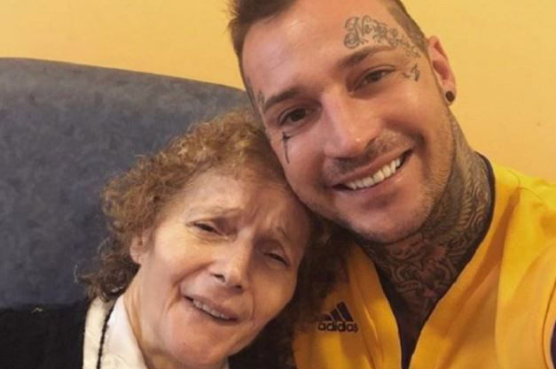 ‘Uomini e Donne’, lutto per l’ex tronista Manuel Vallicella: si è spenta la mamma preview