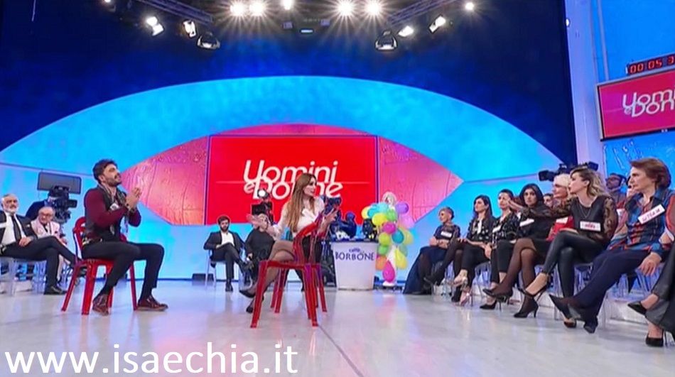 ‘Uomini e Donne’: l’opinione di Chia sulla puntata del Trono over del 6/02/19 article-post