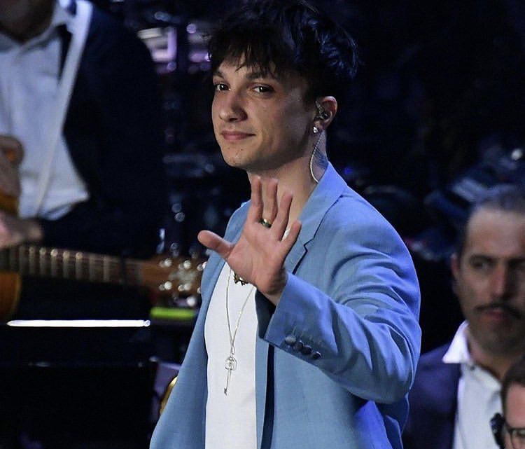 ‘Sanremo 2019’, Ultimo polemico verso i giornalisti dopo la mancata vittoria: le sue parole (e quelle di Mamhood e Il Volo) subito dopo la finale preview