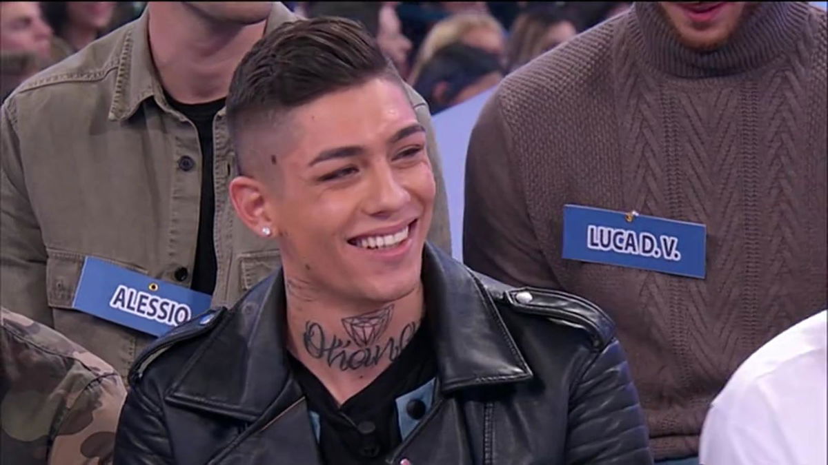 Alessandro Angelucci, il fratello minore di Salvatore e Cristiano sbarca a ‘Uomini e Donne’ alla corte di Angela Nasti e Giulia Cavaglià! article-post