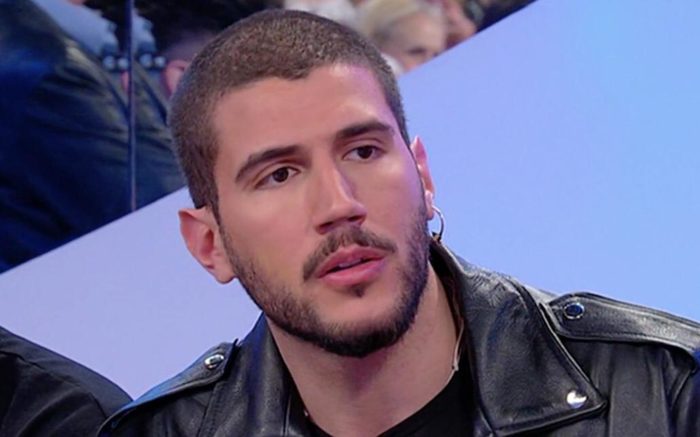 ‘Uomini e Donne’, ecco chi è Alessandro Vannucci, il corteggiatore di Giulia Cavaglià che ha stupito tutti con la sua elegante parlantina preview