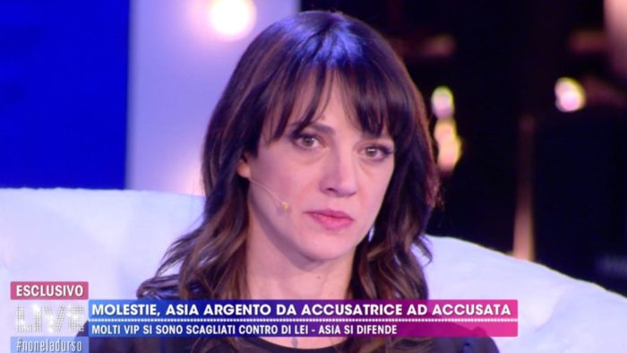 ‘Live – Non è la D’Urso’, Asia Argento a cuore aperto: dagli scandali che l’hanno coinvolta all’amore con Morgan. E su Fabrizio Corona: “Vive di fantasia!” preview