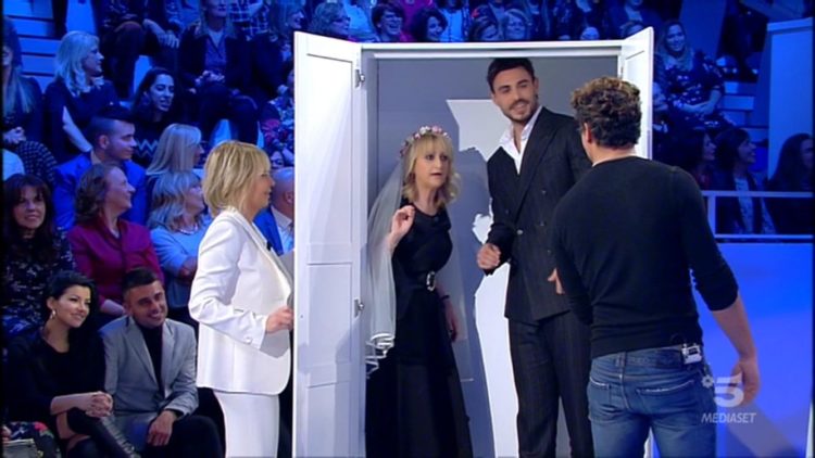 ‘C’è Posta per Te’, quattro aspiranti mariti per Luciana Littizzetto, tra cui Francesco Monte…con cui finisce dentro un armadio! (Video) preview