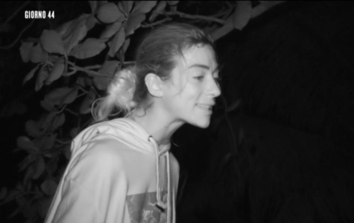 ‘Isola 14’, lite furibonda tra Soleil Sorge e Ariadna Romero che sbotta: “Prima di entrare avevi puntato Stefano Bettarini e poi ti sei fatta Jeremias Rodriguez!” (Video) preview