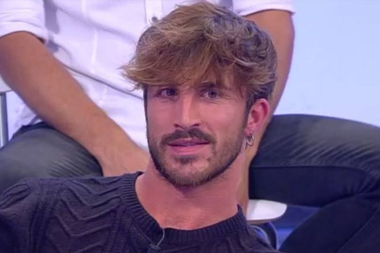 ‘Uomini e Donne’, Fabrizio Baldassarre non ha dubbi: “Angela Nasti potrebbe essere la donna giusta per me! Giulia Cavaglià? Intelligente e brava a gestire le situazioni però…” preview