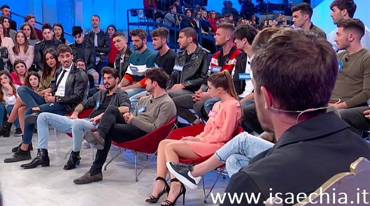 ‘Uomini e Donne’: l’opinione di Chia sulla puntata del Trono classico del 15/03/19 article-post