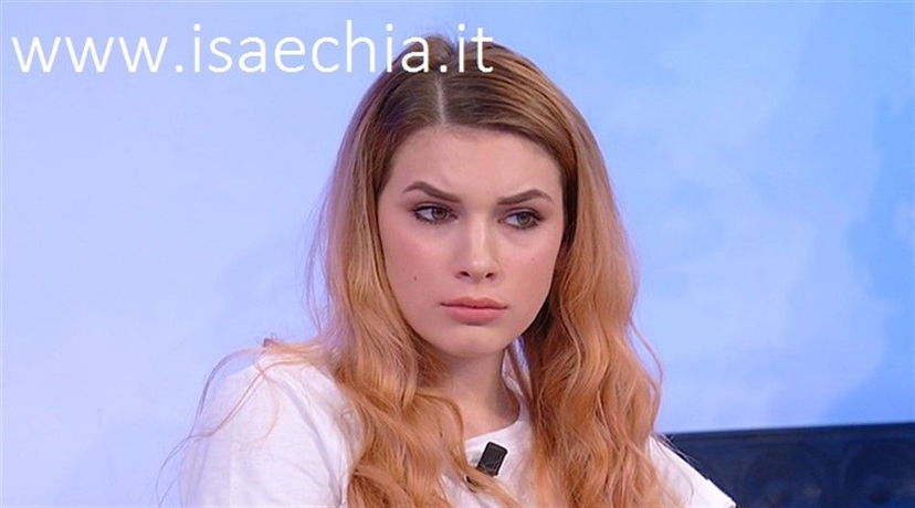 ‘Uomini e Donne’, Klaudia Poznańska replica agli haters: “Stalkerare? Lo facciamo tutte, ma…” preview