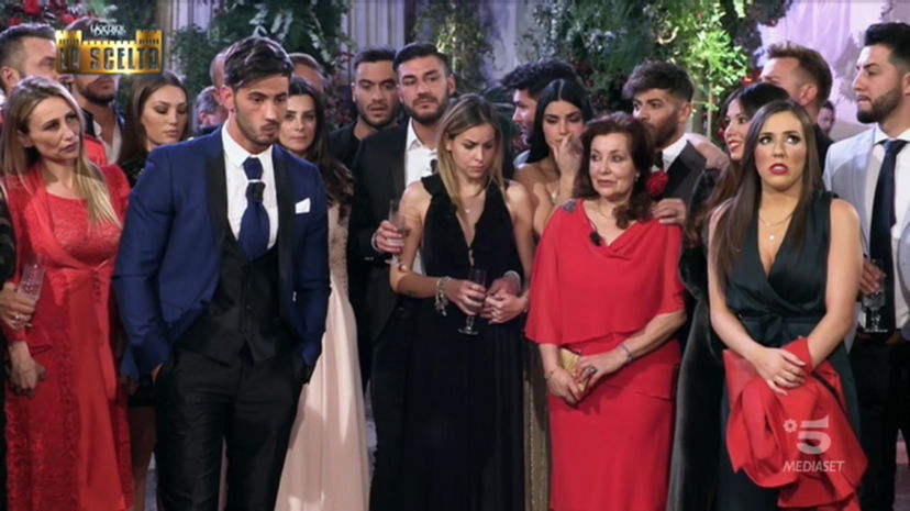 ‘Uomini e Donne’, ecco le reazioni dei vip alle scelte di Luigi Mastroianni e Ivan Gonzalez! preview