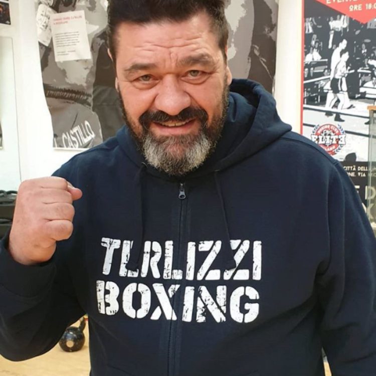 Gf 16’, Franco Terlizzi parla del figlio Michael: “Insinuando che fosse gay hanno cercato di provocare una mia reazione!”. E poi rivela una aneddoto sul gieffino e una modella di ‘Playboy’… article-post