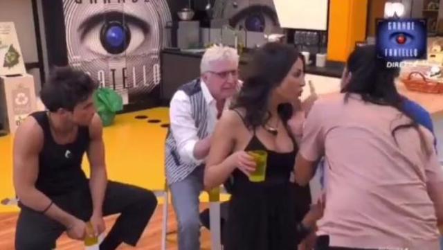 ‘Gf 16’, le dichiarazioni choc di Alberico Lemme scatenano la veemente reazione di Valentina Vignali! (Video) preview