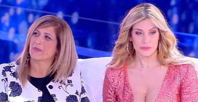Paola Caruso dopo il test del Dna: “Ora mi ritrovo con due mamme, un fratello e una sorella: è sconvolgente!”. E a proposito dell’identità del padre biologico… preview