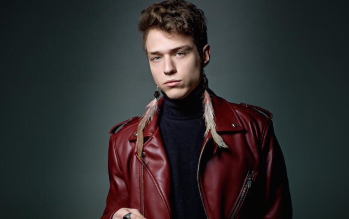 Irama a ‘Il Fatto Quotidiano’: “Non sono un morto di fama, la musica non è solo il successo!”. E a proposito delle recenti accuse di Vladimir Luxuria… preview