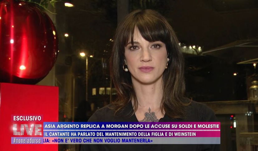 ‘Live – Non è la D’Urso’, Asia Argento si scaglia contro Morgan: “È un incontinente che deve farsi curare!”. Ma poi ammette di sentirne la mancanza! (video) preview