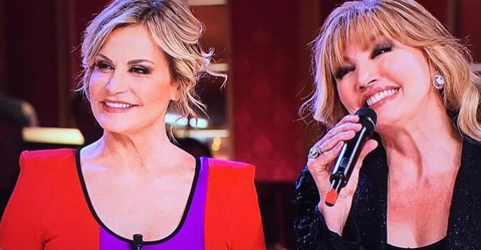 ‘Ballando con le Stelle 14’, quarta puntata: Simona Ventura ballerina per una notte, eliminati Marco Leonardi e Antonio Razzi preview