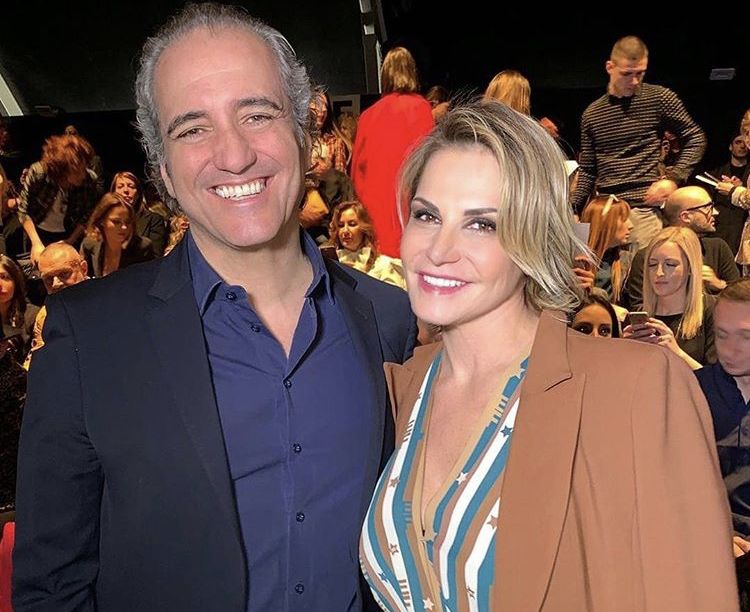 Giovanni Terzi innamoratissimo della sua Simona Ventura: “Averla incontrata è più di un dono: è una cura”. E sui rapporti con Stefano Bettarini rivela che… preview