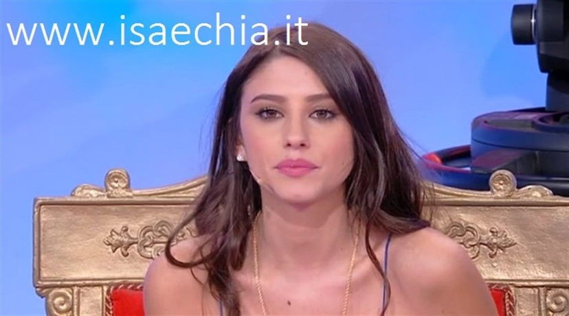 ‘Uomini e Donne’, Angela Nasti ritrova l’amore accanto a un giovane calciatore di Serie A? (foto) preview