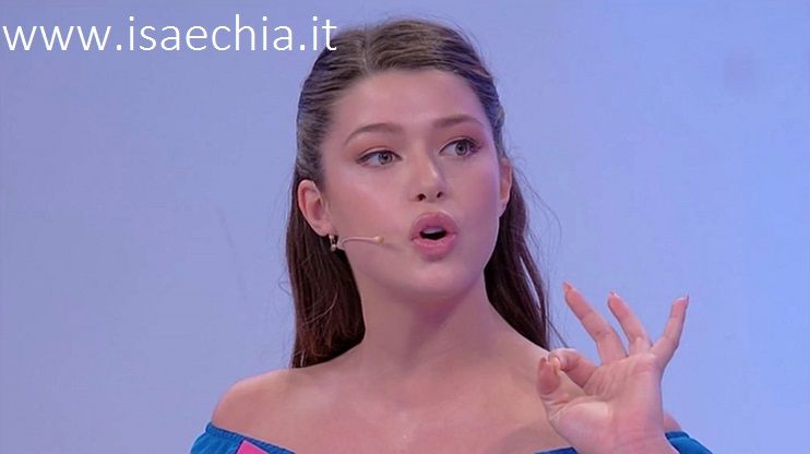 ‘Uomini e Donne’: l’opinione di Isa sulla puntata del Trono classico del 23/04/19 preview