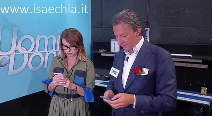 ‘Uomini e Donne’: l’opinione di Isa sul Trono over del 30/04/19 preview