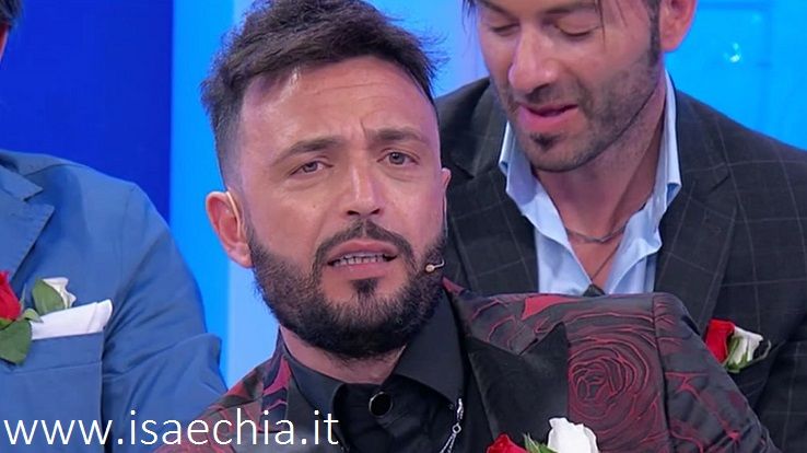 ‘Uomini e Donne’: l’opinione di Isa sulla puntata del Trono over del 2/04/19 preview