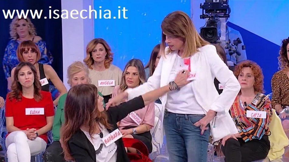 ‘Uomini e Donne’: l’opinione di Chia sulla puntata del Trono over del 26/04/19 article-post
