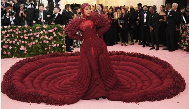 Met Gala 2019, ecco i look più originali sfoggiati dalle celebrities sul red carpet! preview