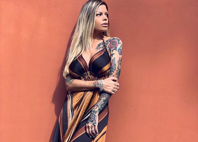 ‘Uomini e Donne’, compleanno in grande stile per Francesca Del Taglia che arriva alla festa a bordo di un elicottero! (Video) preview