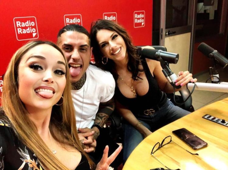 ‘Temptation Island’, Francesco Chiofalo e Antonella Fiordelisi ospiti in radio, lui a proposito della sua ex Selvaggia Roma: “Per sei anni ho mangiato il panino col salame, ora sono passato al caviale!” preview