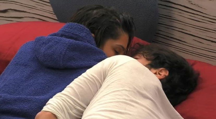 ‘Gf 16’, Erica Piamonte choc: scoppia di nuovo la passione con Gaetano Arena dopo gli incresciosi episodi della scorsa settimana! (Video) preview