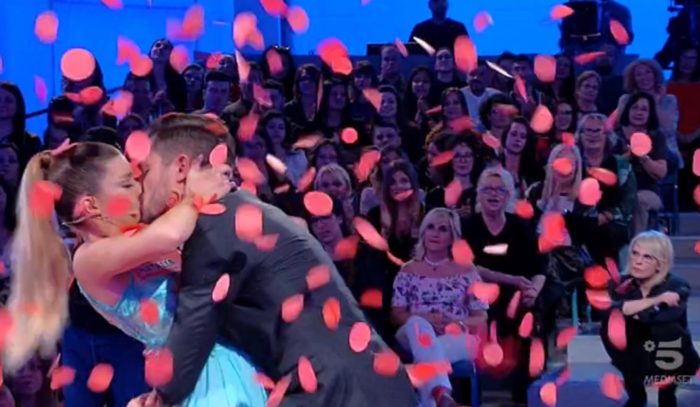 ‘Uomini e Donne’, Andrea Zelletta ha scelto Natalia Paragoni! article-post