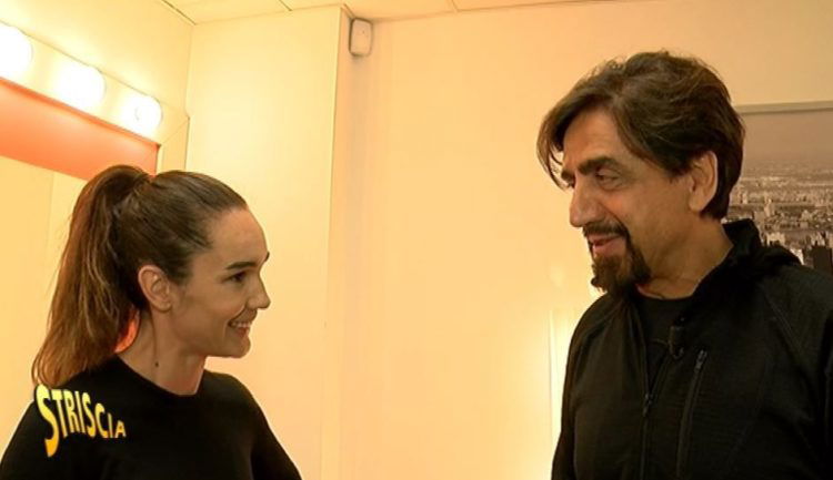 ‘Striscia la Notizia’, ecco il commento di Silvia Toffanin dopo aver visto la foto di Mark Caltagirone a ‘Verissimo’ article-post