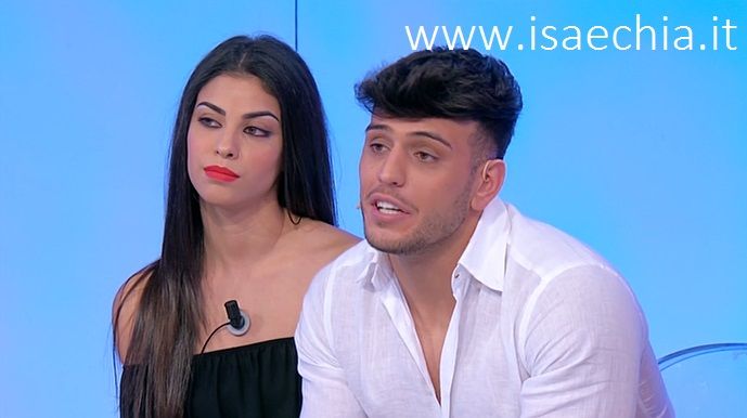 ‘Uomini e Donne’, Irene Capuano e Luigi Mastroianni a ‘Temptation Island’? La risposta dell’ex corteggiatrice! E su Claudia Dionigi e Natalia Paragoni rivela che… (Video) preview
