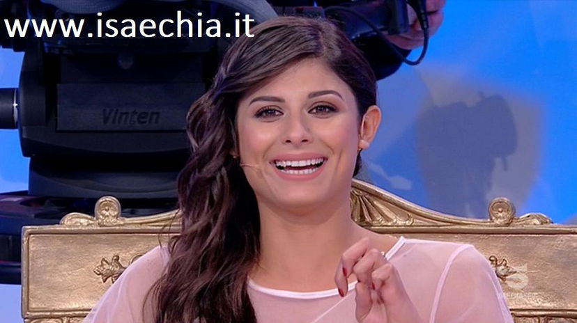 ‘Uomini e Donne’, Giulia Cavaglià avvistata in dolce compagnia a Paros: il racconto di una nostra lettrice (foto) preview