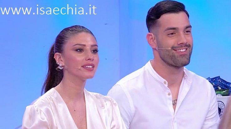 ‘Uomini e Donne’, Alessio Campoli sui social: “Io e Angela Nasti non ci siamo lasciati!” (Video) preview