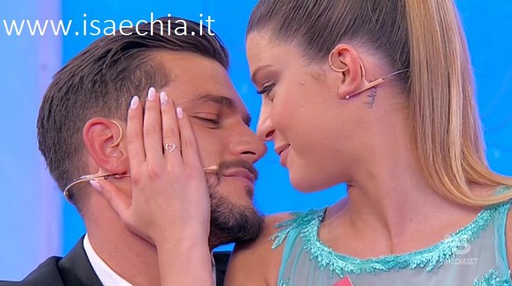 ‘Uomini e Donne’, l’opinione di Isa sulla scelta di Andrea Zelletta (30/05/10) article-post